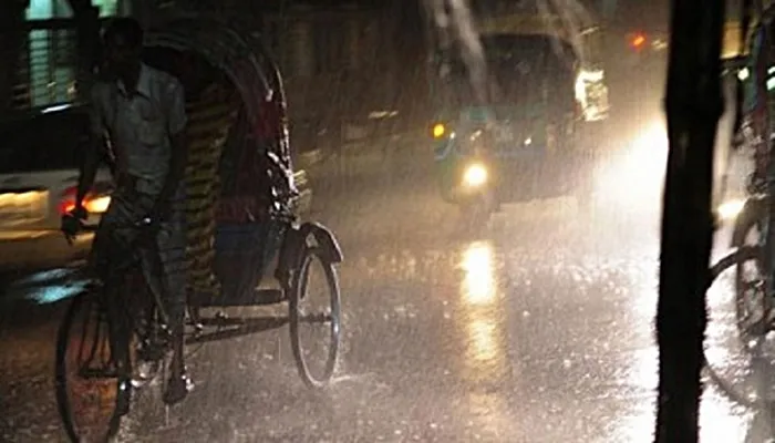 ঢাকায় স্বস্তির বৃষ্টি, সঙ্গে কালবৈশাখীর হানা