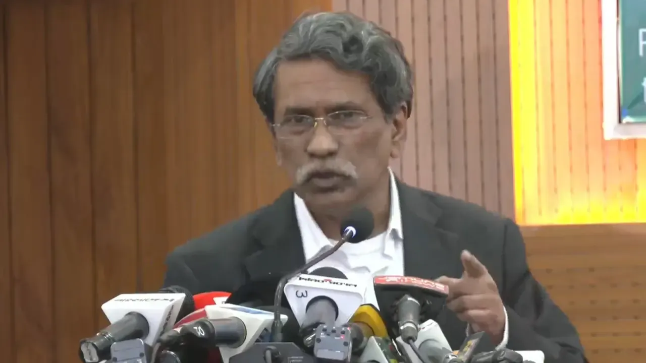 বারবার দেখছি, গণতন্ত্র হোঁচট খেয়েছে  : আলী রীয়াজ