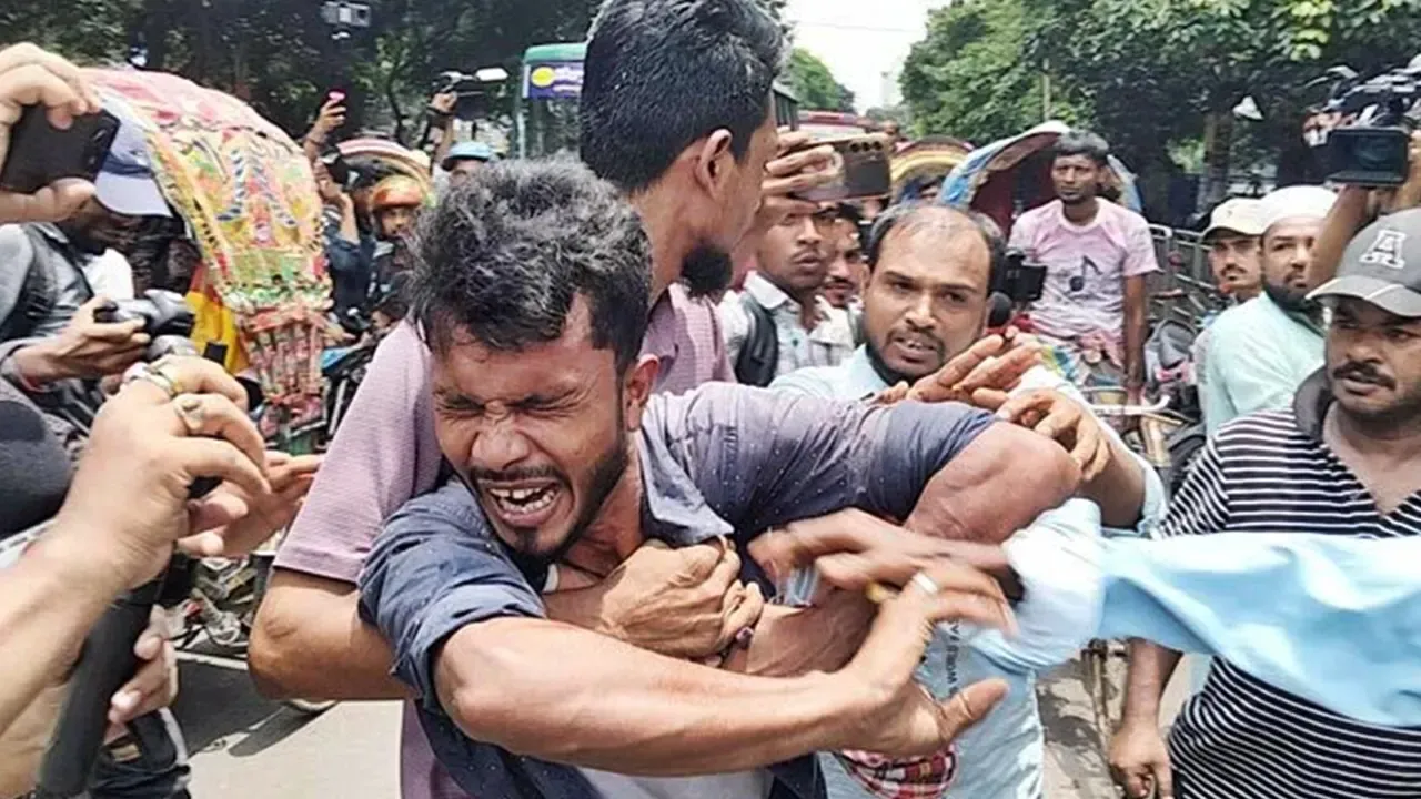 আটক রিকশাচালককে নিয়ে সরকারের বিবৃতি