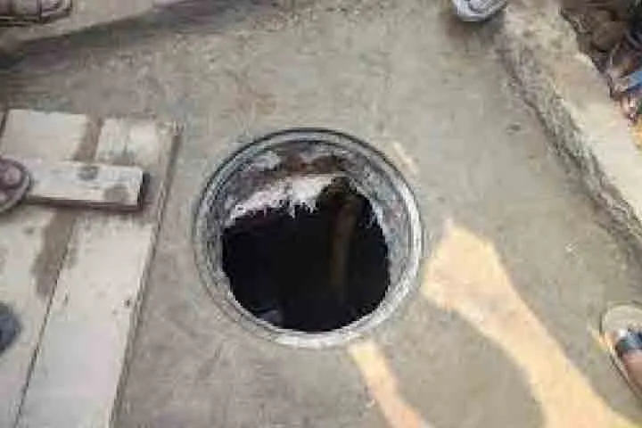 রাজধানীতে পানির ট্যাংক থেকে ২ শ্রমিকের লাশ উদ্ধার