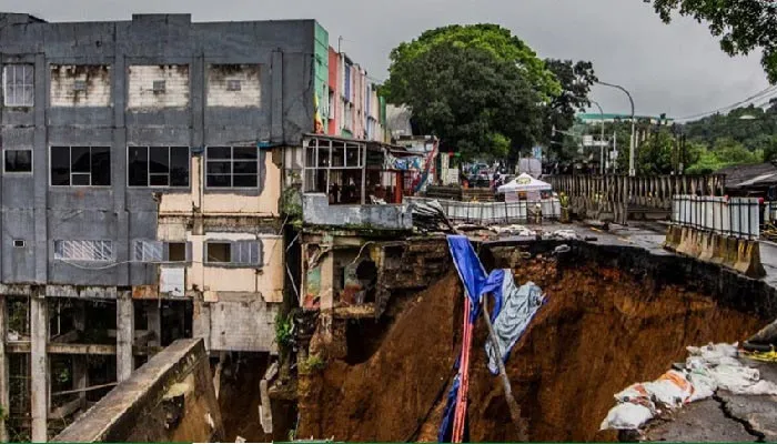 ইন্দোনেশিয়ায় ভূমিধসে নিহত ১৫, নিখোঁজ বহু