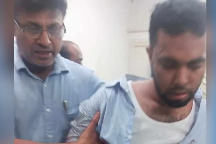 টঙ্গীতে ট্রাকে ট্রেনের ধাক্কা, যাত্রীর কব্জি বিচ্ছিন্ন