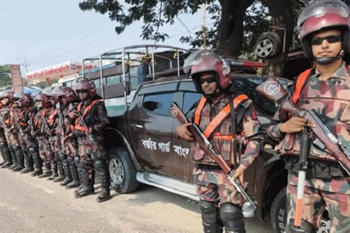 সারাদেশে ২৩৫ প্লাটুন বিজিবি মোতায়েন