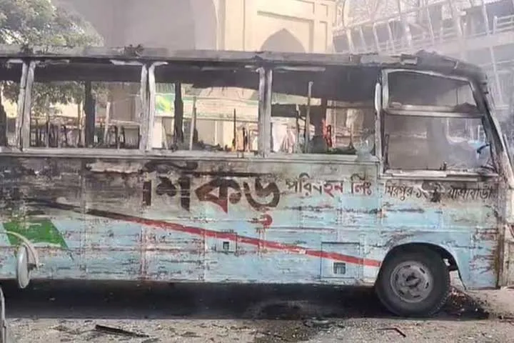 প্রতিদিন গড়ে ৭ যানবাহনে আগুন