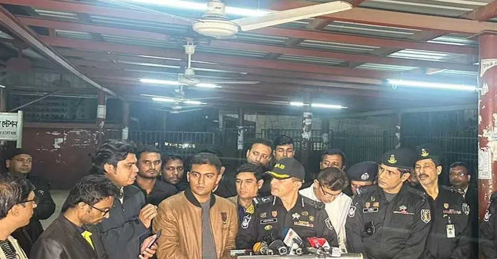 রেলে নাশকতা, যৌথ অভিযানে আটক ৯