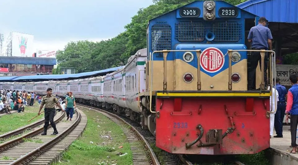 নাশকতা এড়াতে সিসি ক্যামেরার আওতায় আসছে রেল