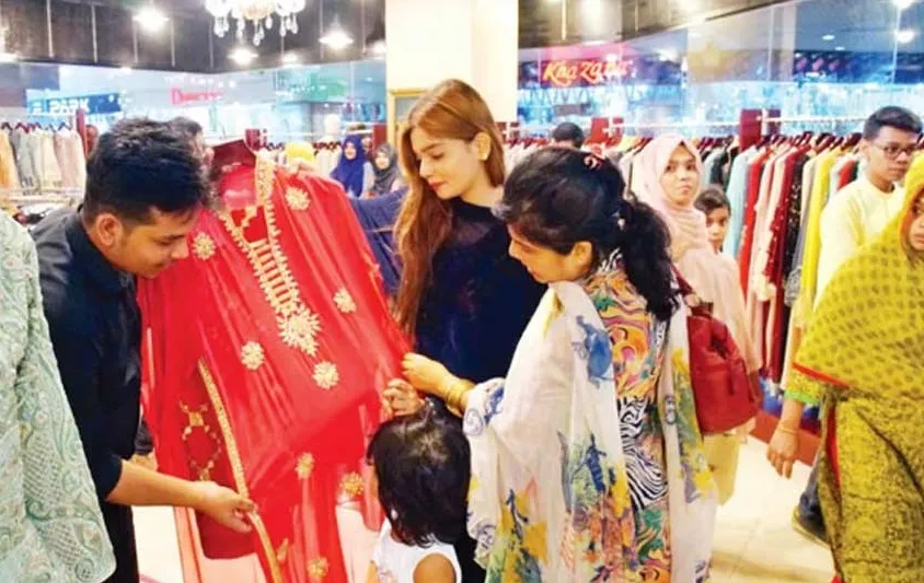 রাজধানীতে ঈদ বকশিশের নামে চলছে চাঁদাবাজি