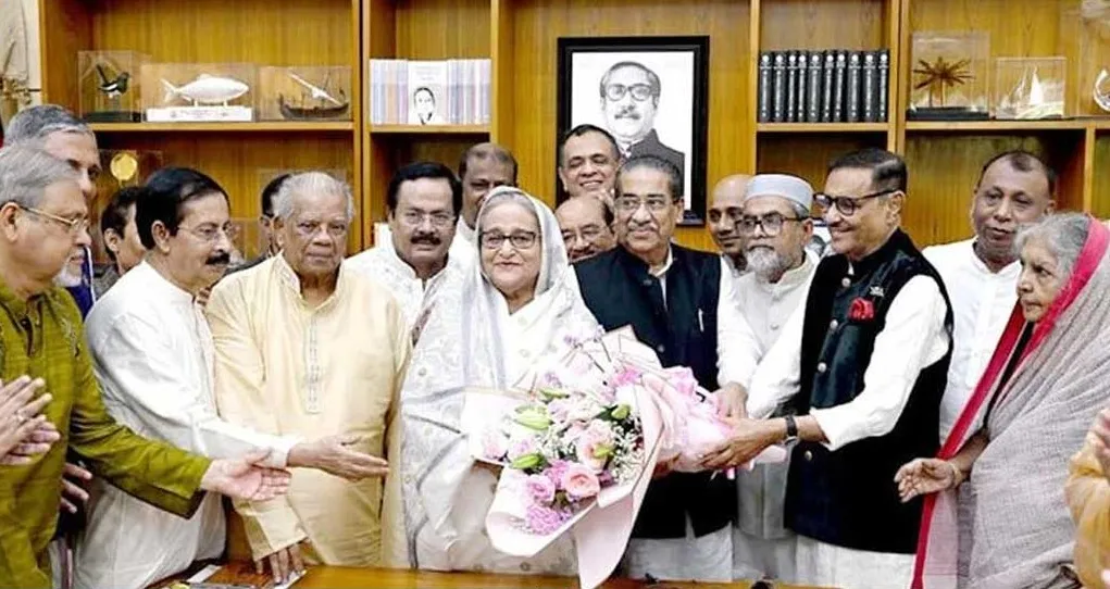 গণভবনে প্রধানমন্ত্রীর ঈদ শুভেচ্ছা বিনিময়