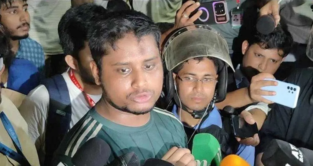 রক্ত মাড়িয়ে সংলাপ নয়: হাসনাত আব্দুল্লাহ