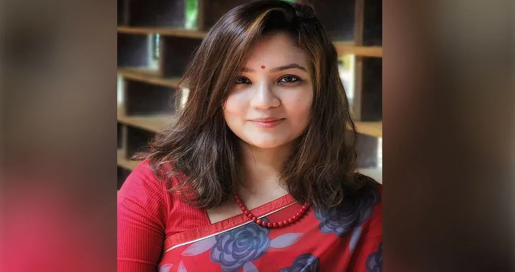পুলিশের আঘাতে ঢাবির নারী শিক্ষক আহত