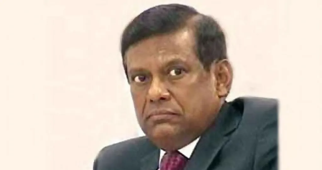 বিচারপতি মানিককে প্রকাশ্যে ক্ষমা চাইতে আইনি নোটিশ