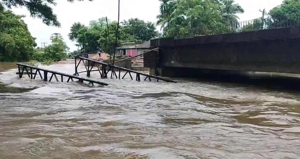 পাহাড়ি ঢলে আখাউড়ার নিম্নাঞ্চল প্লাবিত, যান চলাচল বন্ধ