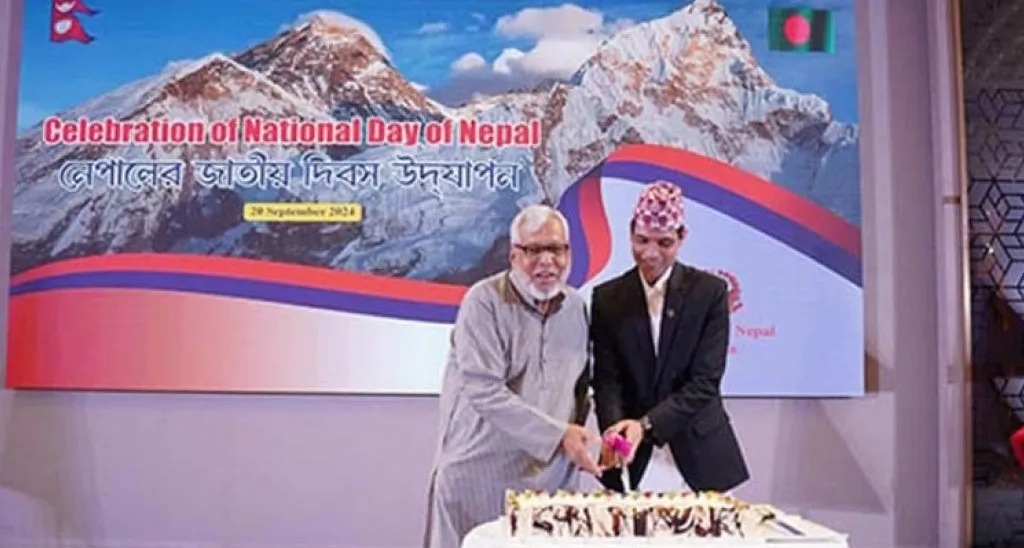 নেপাল থেকে বিদ্যুৎ আমদানি করবে বাংলাদেশ: জ্বালানি উপদেষ্টা