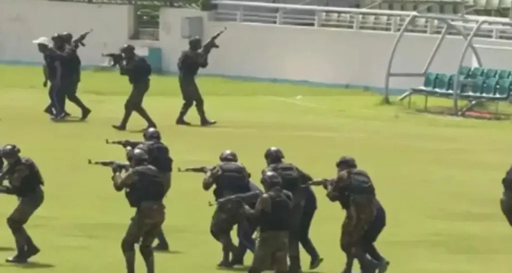 মিরপুর স্টেডিয়ামে সেনাবাহিনীর বিশেষ মহড়া