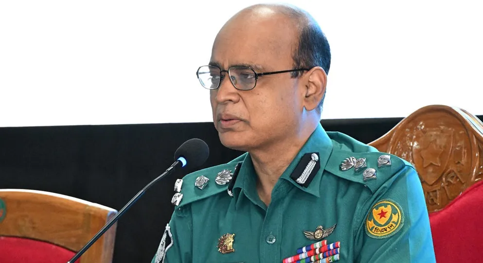 জনগণের প্রত্যাশা পূরণে নতুন উদ্যমে কাজ করছে পুলিশ : ডিএমপি কমিশনার