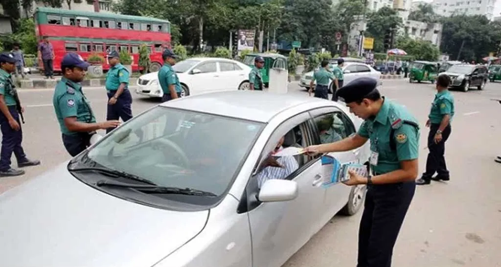 রাজধানীতে ট্রাফিক আইন লঙ্ঘনে একদিনে ৬৩৩ মামলা