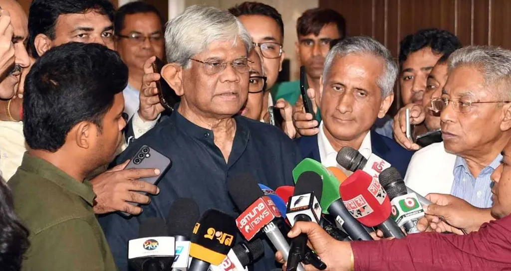 চামড়া শিল্পকে বড় একটি খাতে পরিণত করতে চাই: বাণিজ্য উপদেষ্টা