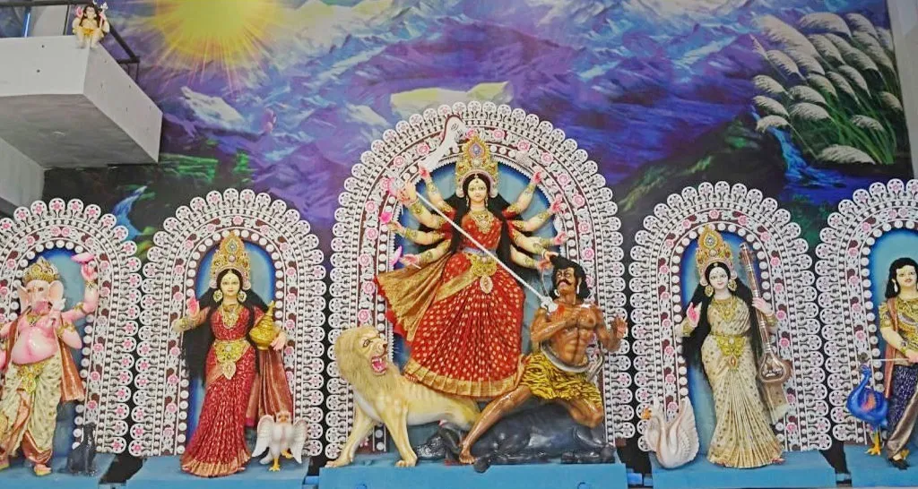 পূজায় বিশৃঙ্খলা ঠেকাতে নিয়ন্ত্রণকক্ষ চালু