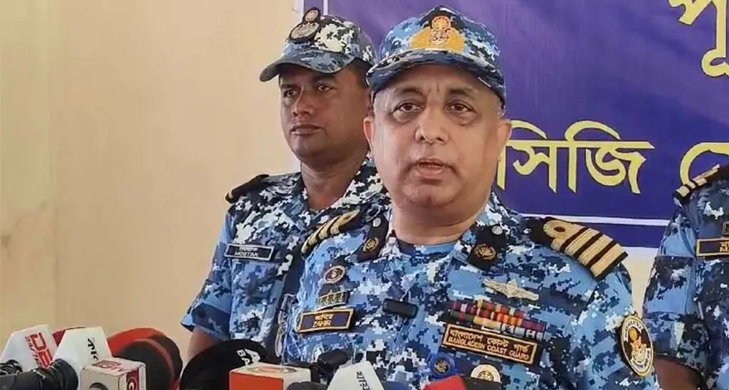 বাংলাদেশি জেলেদের আটক ও গুলির কারণ জানাল কোস্টগার্ড
