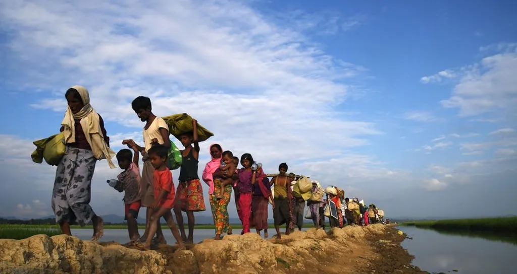 ৩৭ রোহিঙ্গার অনুপ্রবেশ ঠেকাল বিজিবি