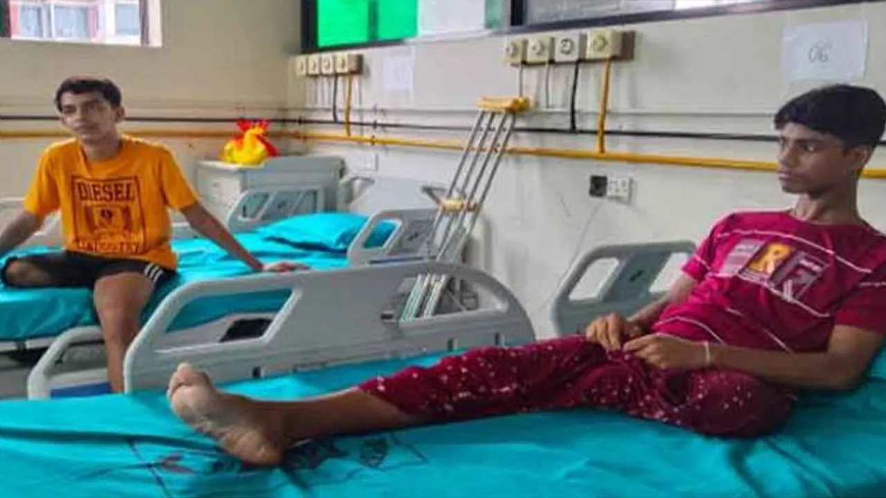 গণ-অভ্যুত্থানে আহতদের চিকিৎসা দিতে ঢাকায় ব্রিটিশ মেডিকেল টিম