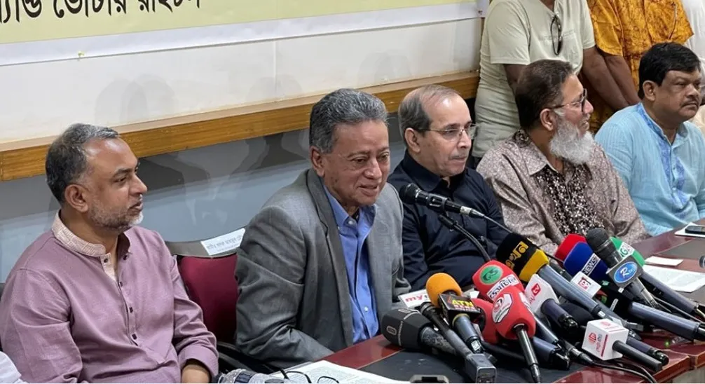১৬ বছরে জ্বলে-পুড়ে খাঁটি সোনা হয়েছে বিএনপি: আমীর খসরু
