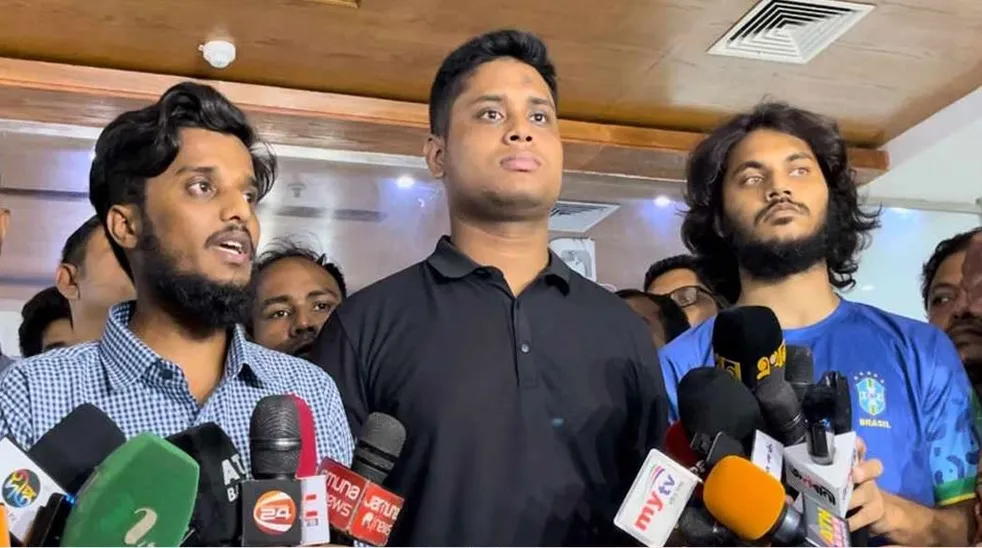 বিপ্লবীদের ফাঁসির দড়ি এগিয়ে আসছে : হাসনাত আব্দুল্লাহ