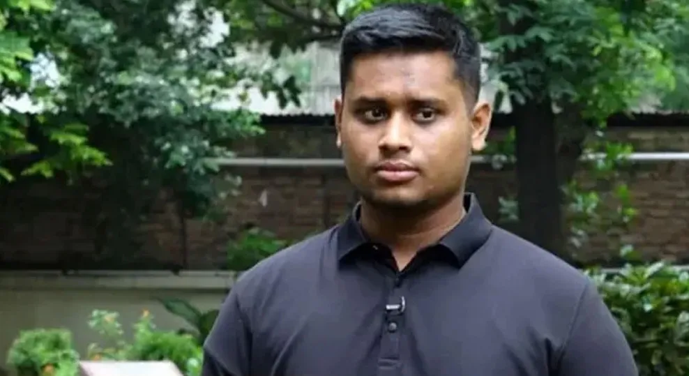 আ.লীগের পুনর্বাসনে উদ্যোগ গ্রহণকারীরা গণশত্রু হিসেবে চিহ্নিত হবেন : হাসনাত