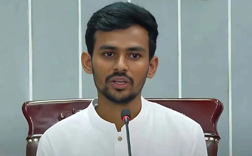 কোনো উসকানিতে না পড়তে ছাত্রদের আহ্বান জানালেন আসিফ মাহমুদ