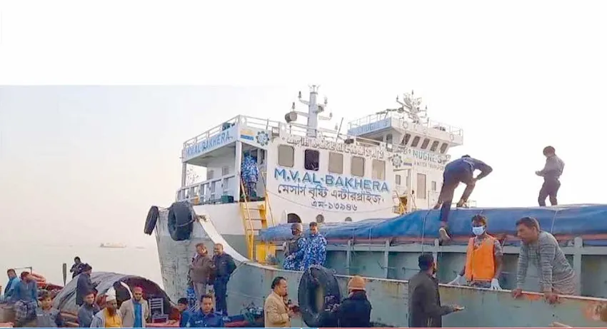 জাহাজে সাতজনকে হত্যা : সন্দেহভাজন গ্রেপ্তার