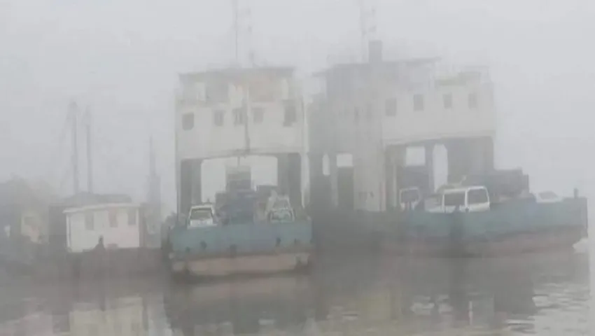 ঘন কুয়াশায় বন্ধ পাটুরিয়া-দৌলতদিয়া নৌরুট