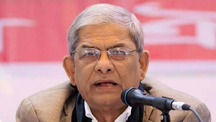 ডিবি কার্যালয়ে মির্জা ফখরুল