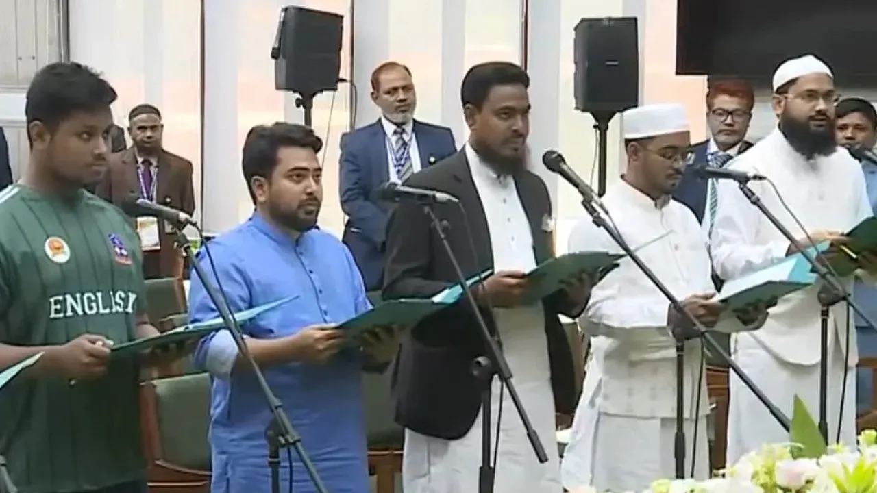 এনসিপির ৬ এমপিরাও দুটি শপথ নিলেন