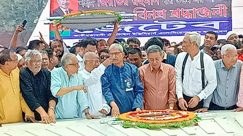 জিয়াউর রহমানের সমাধিতে বিএনপির শ্রদ্ধা