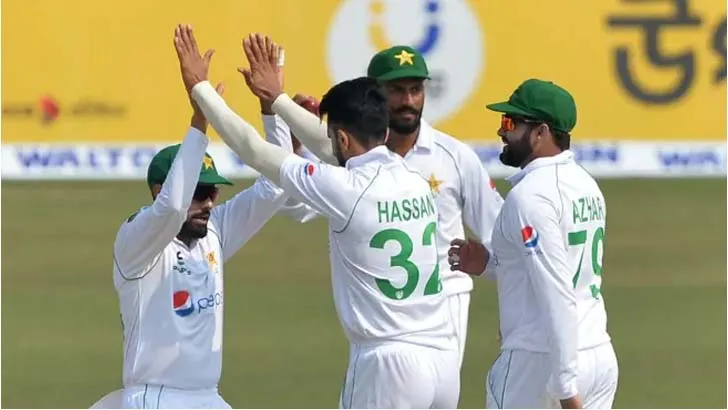 ব্যাটিং বিপর্যয়ে বাংলাদেশ