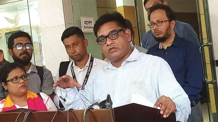 পি কে হালদারকে ফেরাতে সব চেষ্টা চলছে: দুদক