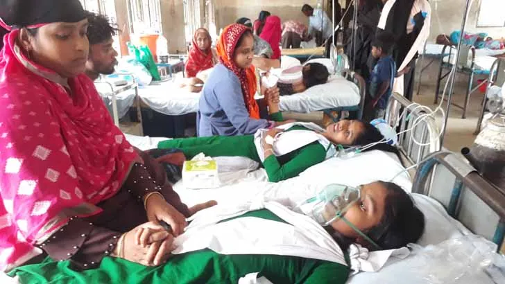 জীবন-মৃত্যুর সন্ধিক্ষণে অনেক সহপাঠী, কীভাবে আমরা পরীক্ষা দেব?