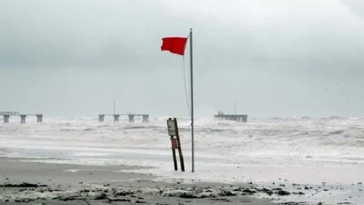 সমুদ্রবন্দরে ৩ নম্বর সতর্ক সংকেত