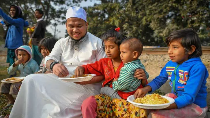 ‘মানবতার ফেরিওয়ালা’ ইবিট লিও এখন ইজতেমায়
