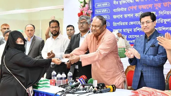 মানুষ কষ্ট পাচ্ছে,অস্বীকারের সুযোগ নেই: বাণিজ্যমন্ত্রী