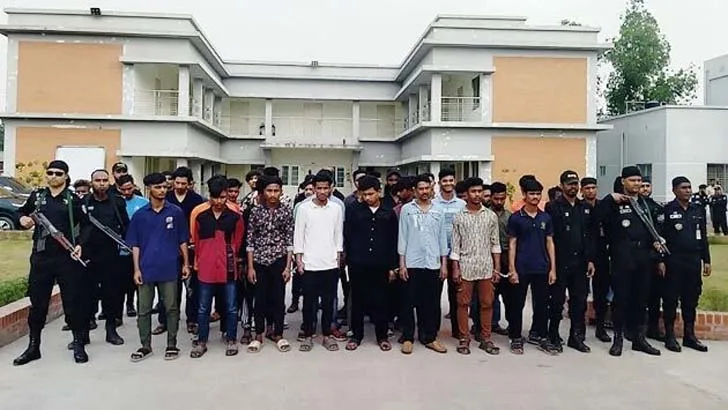 হাই ভোল্টেজ-দে দৌড়-হ্যাঁচকা টান-বুস্টার গ্রুপের ৫০ সদস্য গ্রেফতার