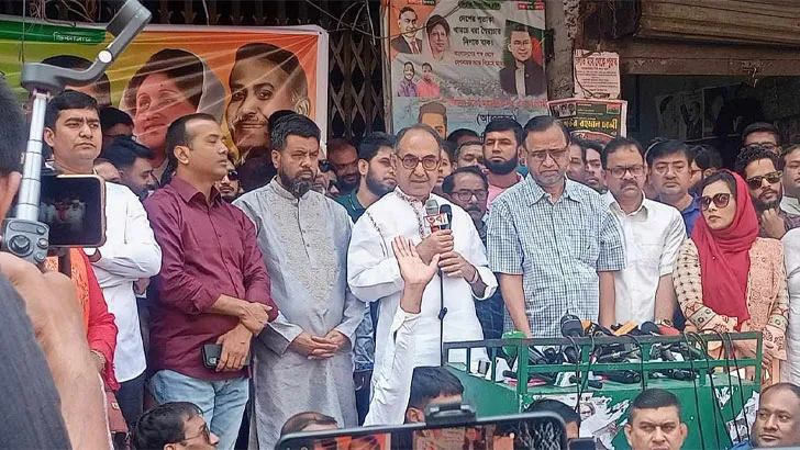 মজনু-মুন্না-কালুরা জেলে গিয়েছিল এক মামলায়, বেরিয়েছে ২২টি নিয়ে: মির্জা আব্বাস