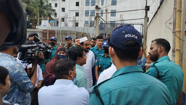 বাধার মুখে স্থগিত রাজউকের উচ্ছেদ অভিযান