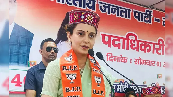 নেতাজি ভারতের প্রথম প্রধানমন্ত্রী, বললেন কঙ্গনা!