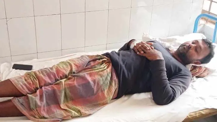 পুলিশ যাওয়ার পর ফিরে আসা সন্ত্রাসীদের গুলি, গুলিবিদ্ধ ৩