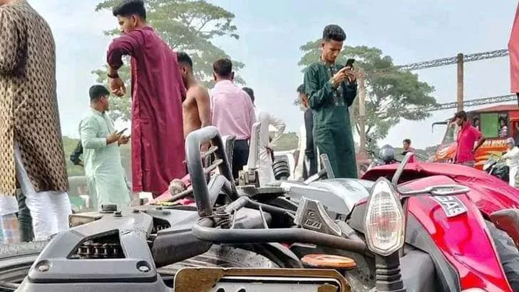 বাসচাপায় দুই মোটরসাইকেল আরোহী নিহত