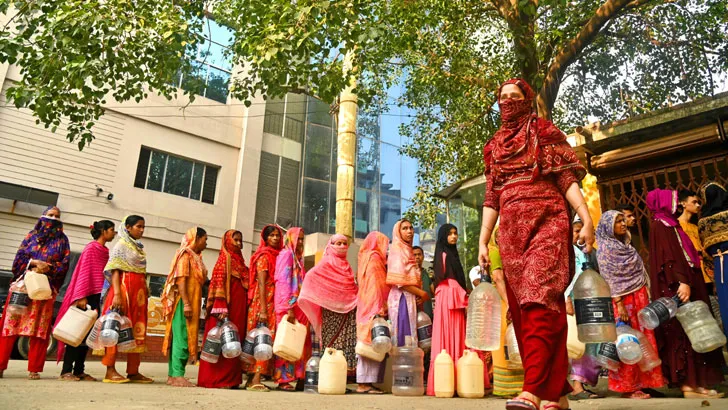 রাজধানীর বিভিন্ন এলাকায় পানির সংকট