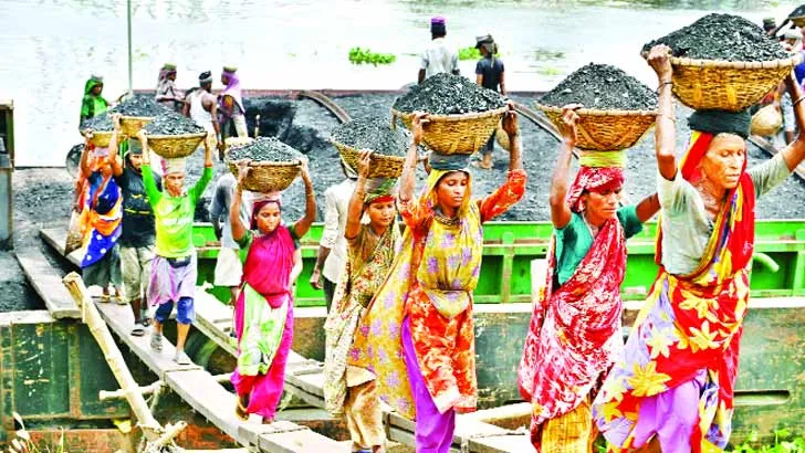 সংসার চলে না শ্রমিকের, বেঁচে থাকাই চ্যালেঞ্জ