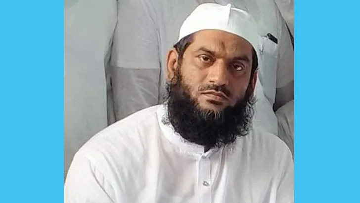 ডিবি কার্যালয়ে মামুনুল হক