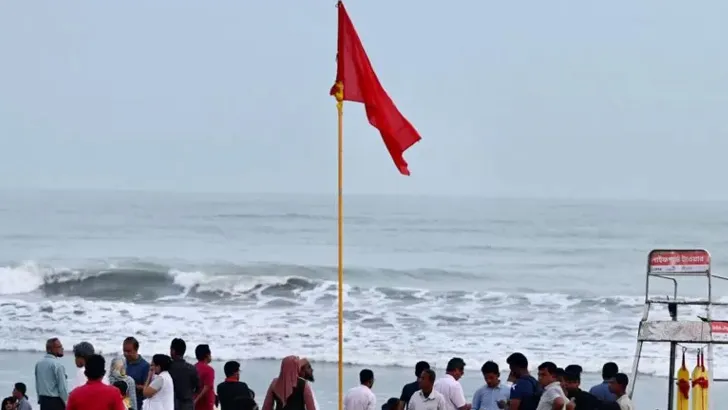 ধেয়ে আসছে ঘূর্ণিঝড় রেমাল: ১০ নম্বর মহাবিপদ সংকেত